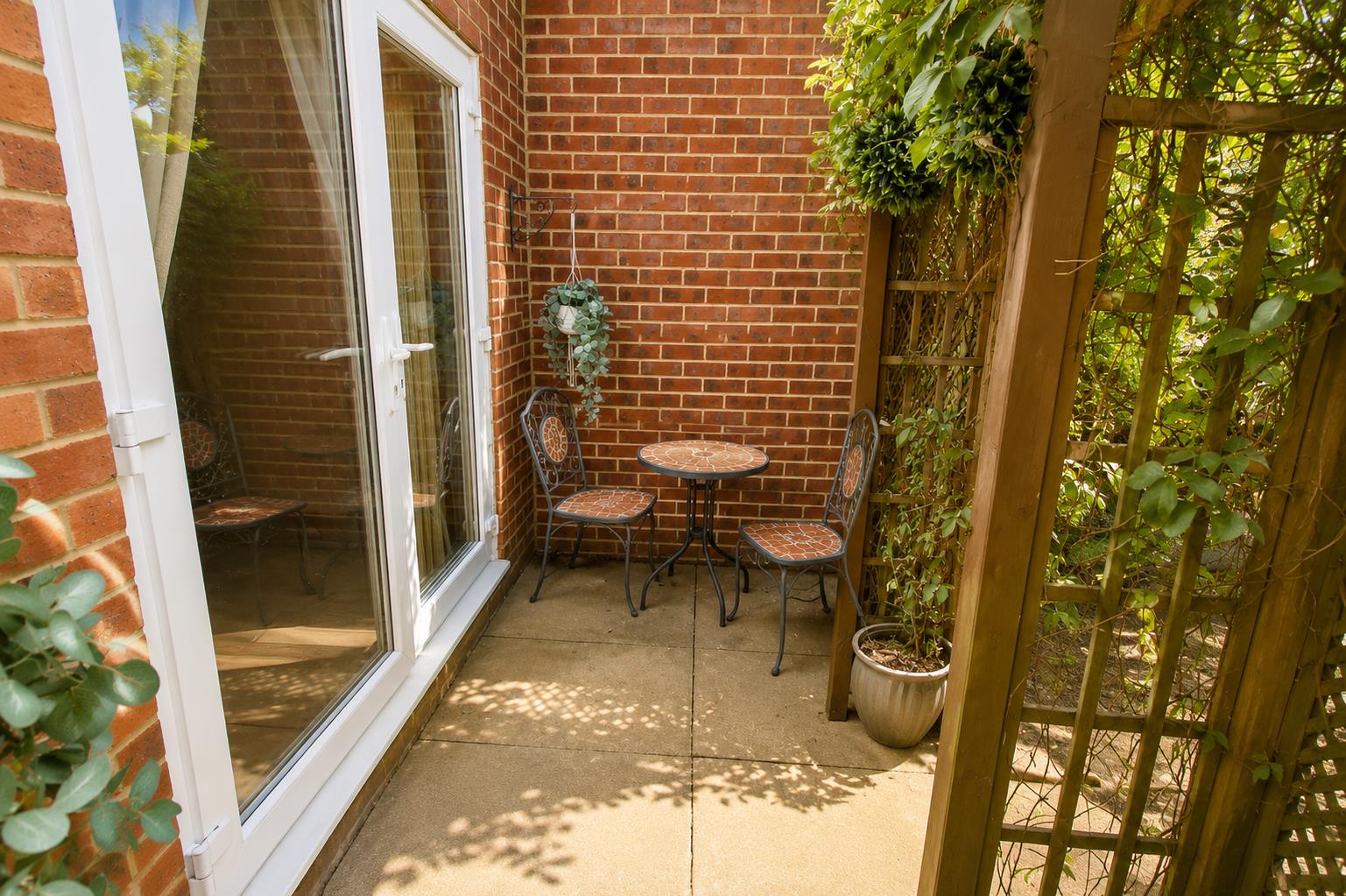 Lamorna Crescent, Tilehurst, Reading